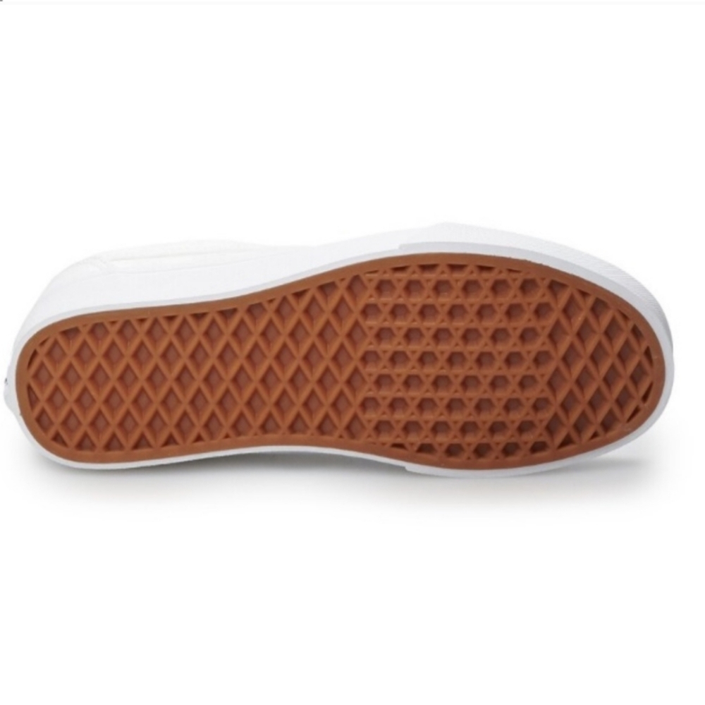 NEW VANS WARD - Picture 4 of 4
